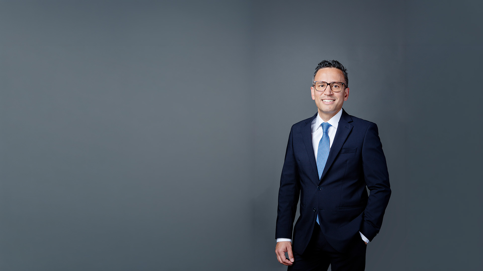 Dr. Jorge Montalvo - Especialista en Cirugía Endocrina